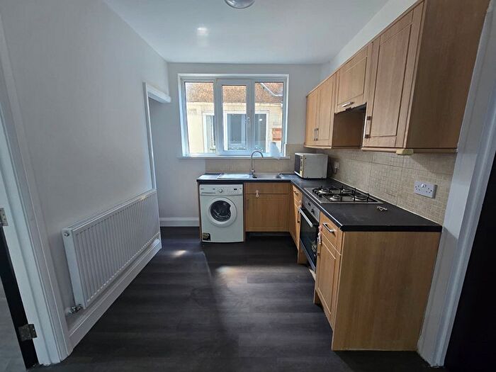 3 Bedroom Maisonette To Rent In River Gardens, Feltham, TW14