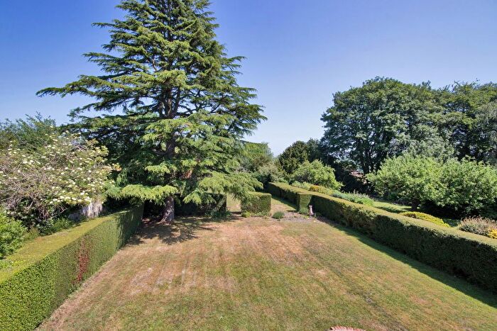 5 Bedroom Bungalow For Sale In White Hill Road, Meopham, Gravesend, DA13