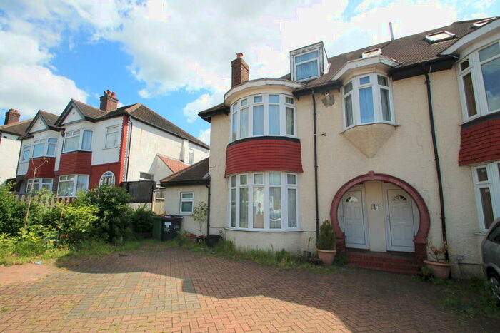 3 Bedroom Flat To Rent In Burnt Ash Lane, Bromley, BR1