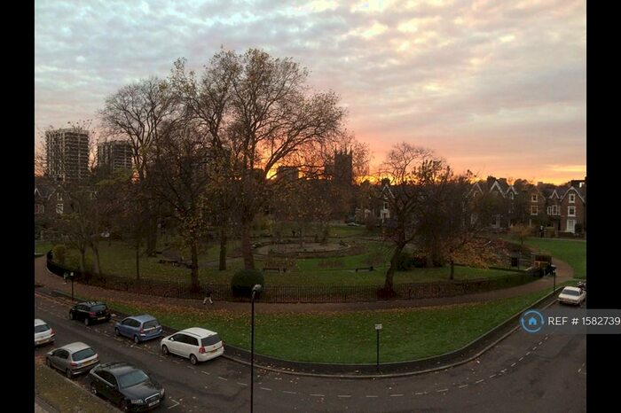 2 Bedroom Maisonette To Rent In Dorset Court, London, N1