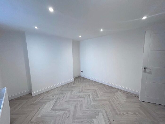 2 Bedroom Flat To Rent In London Road, Brighton, BN1