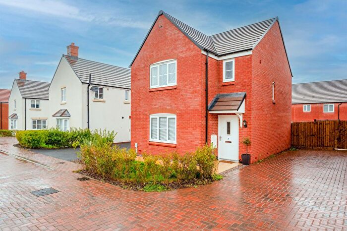 3 Bedroom Detached House For Sale In Hedgehog Drive, Rothwell, Kettering, NN14
