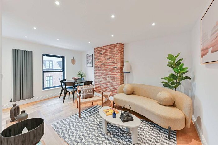 2 Bedroom Flat For Sale In A Fernlea Road, Balham, London, SW12