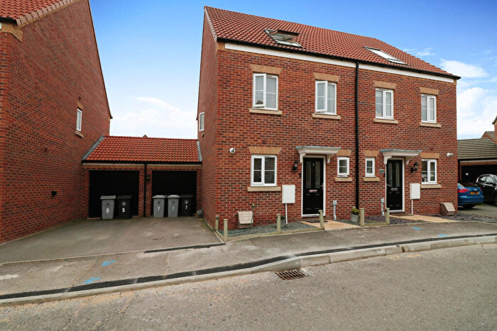 3 Bedroom Semi-Detached House For Sale In York Road, Bourne, PE10