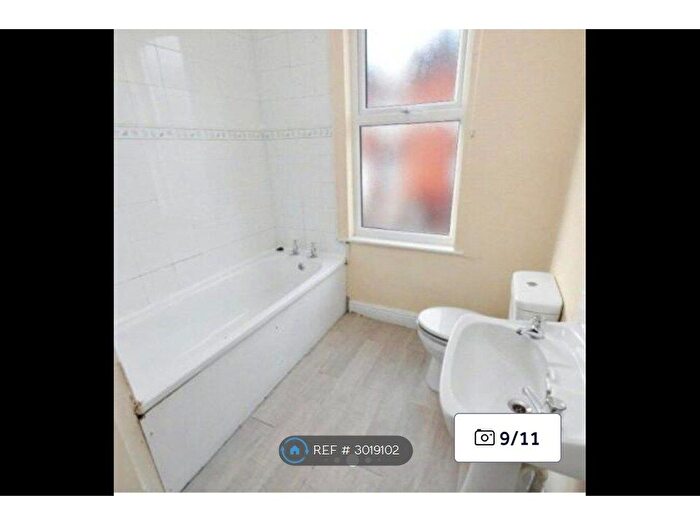 2 Bedroom End Of Terrace House To Rent In Mitford Place, Leeds, LS12