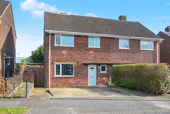 3 Bedroom Semi Detached House For Sale In Buckminster Road, Ilkeston, DE7