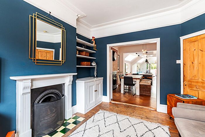 4 Bedroom Town House To Rent In Kinsale Road, London, SE15