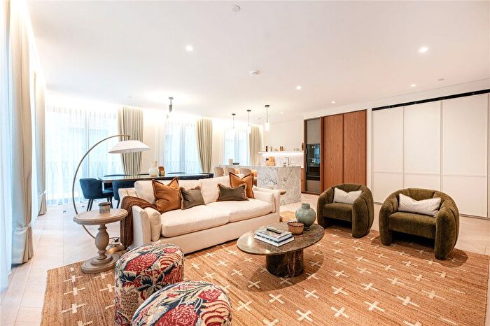 3 Bedroom Flat To Rent In Carrington Street, Mayfair, London, W1J