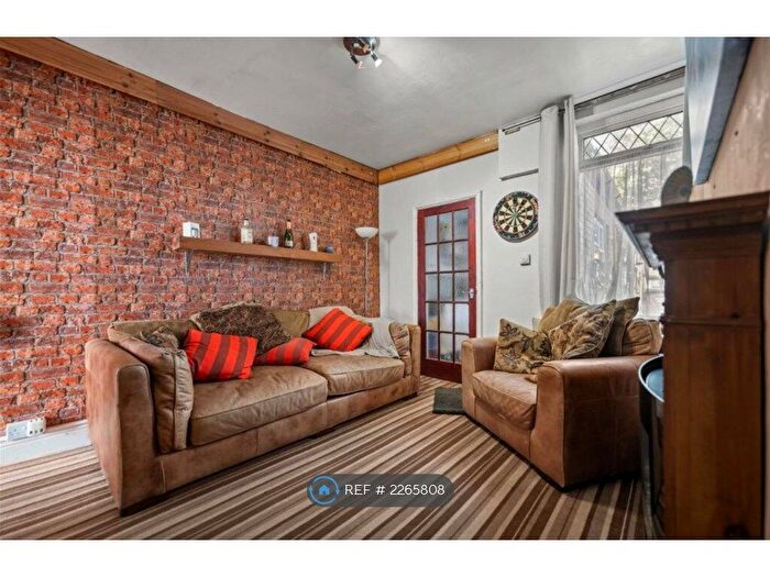 2 Bedroom Terraced House To Rent In Hazelwood Road, Nottingham, NG7