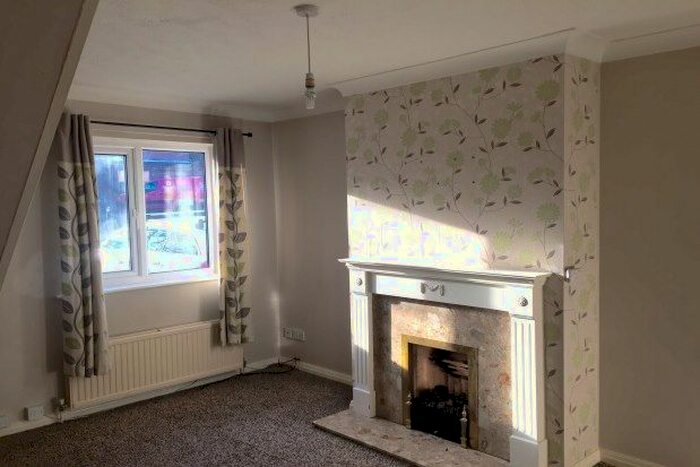 2 Bedroom Semi-Detached House To Rent In Beechdale Road, Mansfield, NG19