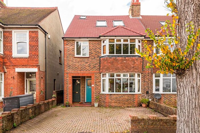 2 Bedroom Flat For Sale In Rutland Gardens, Hove, BN3