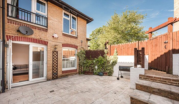 1 Bedroom Flat For Sale In Tessa Sanderson Place, SW8