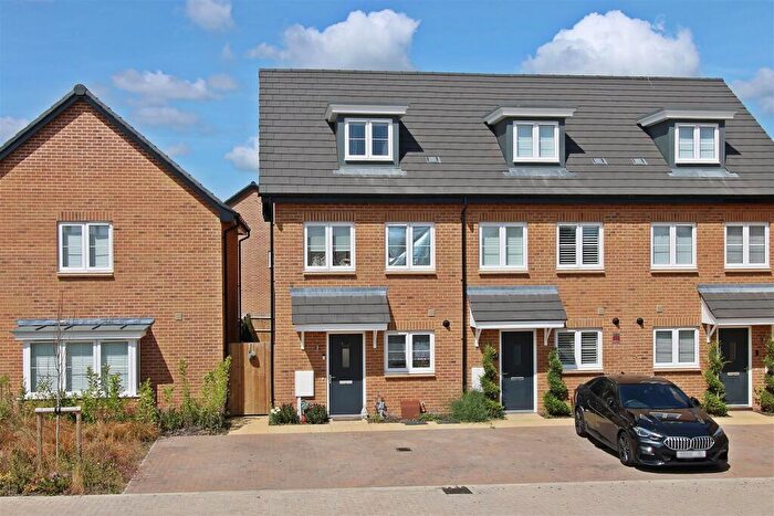 3 Bedroom End Of Terrace House For Sale In Sycamore Gardens, Langford, SG18