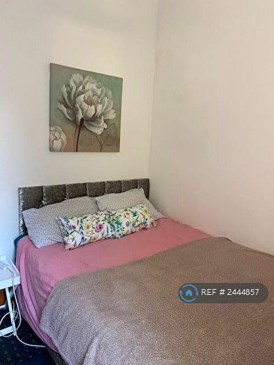 2 Bedroom Terraced House To Rent In Fenton Road, Huddersfield, HD1