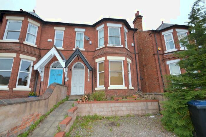 3 Bedroom House To Rent In Court Oak Road, Birmingham, B17
