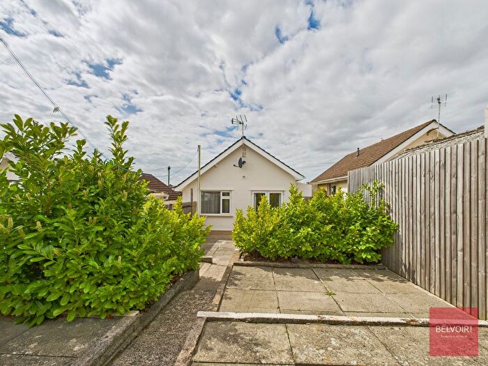 2 Bedroom Bungalow To Rent In Lime Grove, Killay, Swansea, SA2