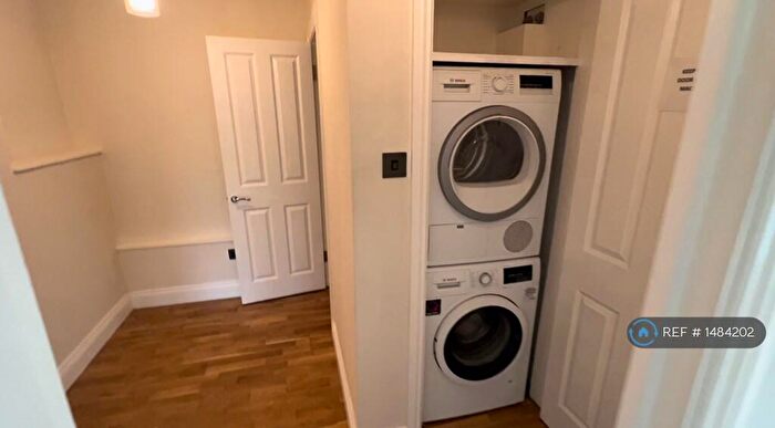 2 Bedroom Flat To Rent In Aldbury Grove, Welwyn Garden City, AL7