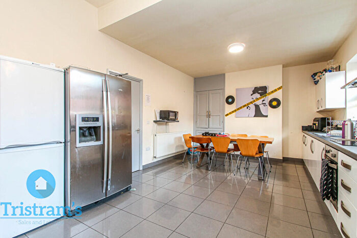 10 Bedroom Semi-Detached House To Rent In Talbot Street, Nottingham, NG1
