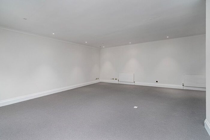 3 Bedroom Flat To Rent In Ormond Yard, St. James's, London, SW1Y