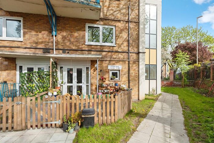 2 Bedroom Maisonette For Sale In Ottawa Road, Leicester, LE1