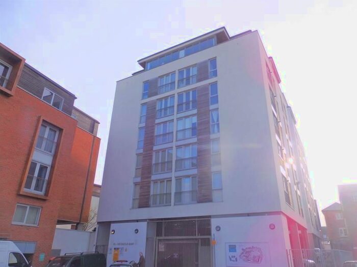 1 Bedroom Flat To Rent In Castle Quay, Bedford, MK40