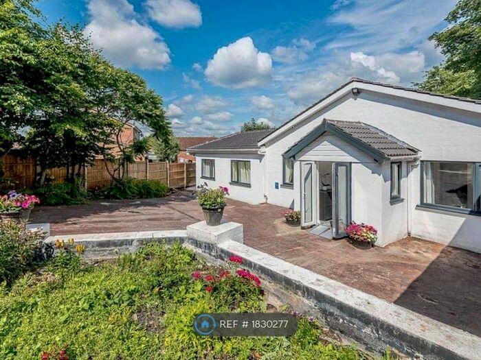 2 Bedroom Bungalow To Rent In Hempshill Lane, Nottingham, NG6