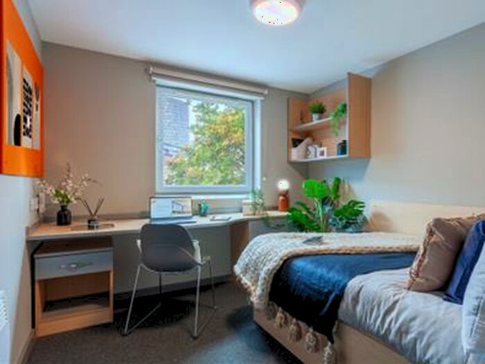 Apartment To Rent In Lineker Road, Leicester, LE2