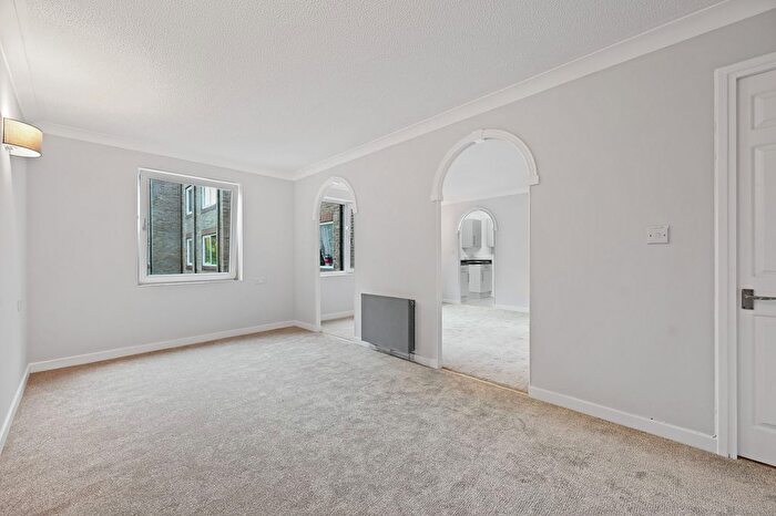 1 Bedroom Flat To Rent In Cedar Road, Sutton, SM2