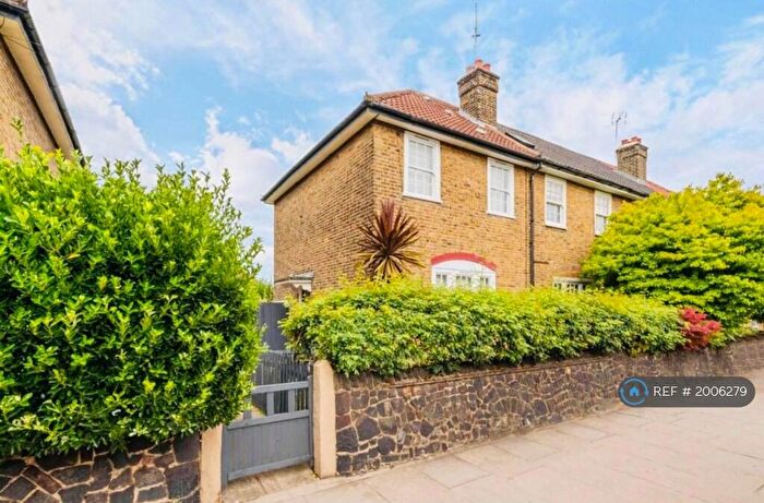 2 Bedroom End Of Terrace House To Rent In Manchester Road, London, E14