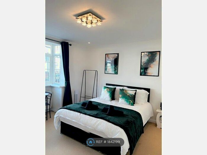 7 Bedroom Terraced House To Rent In Wellesley Road, Slough, SL1