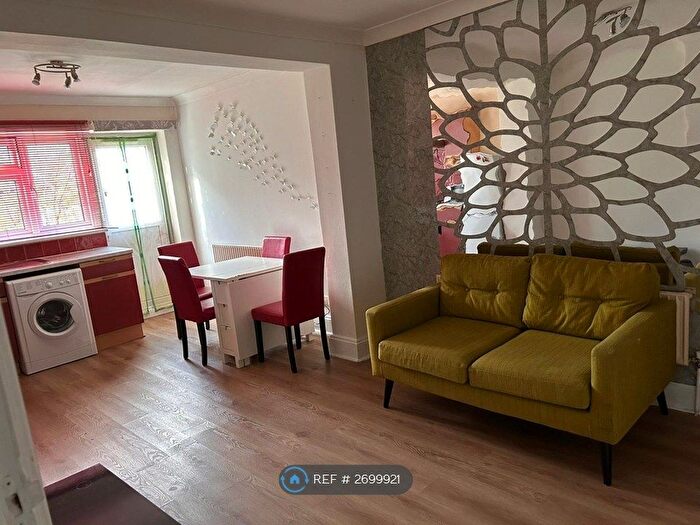 1 Bedroom Flat To Rent In Hendon Way, London, NW2