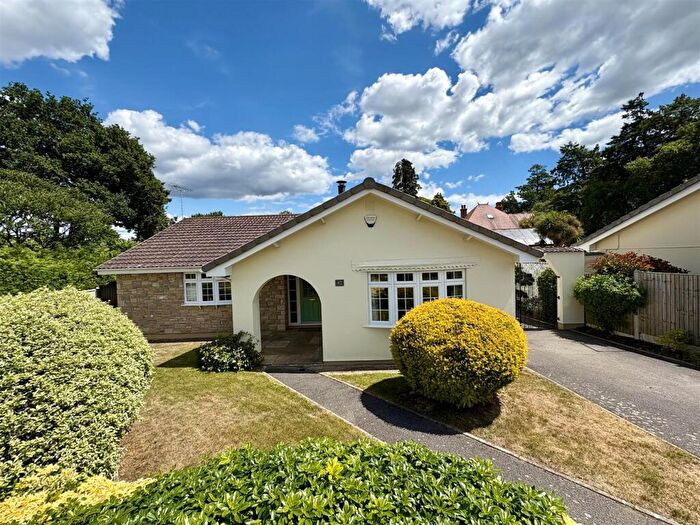 3 Bedroom Detached Bungalow For Sale In Ryan Close, Ferndown, BH22
