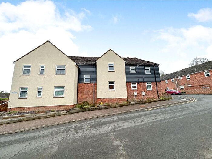 1 Bedroom Flat To Rent In Knights Way, Dunmow, Essex, CM6
