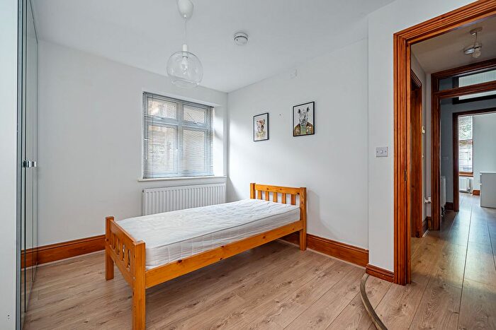 2 Bedroom Flat For Sale In Gordon Road, Ealing, W5