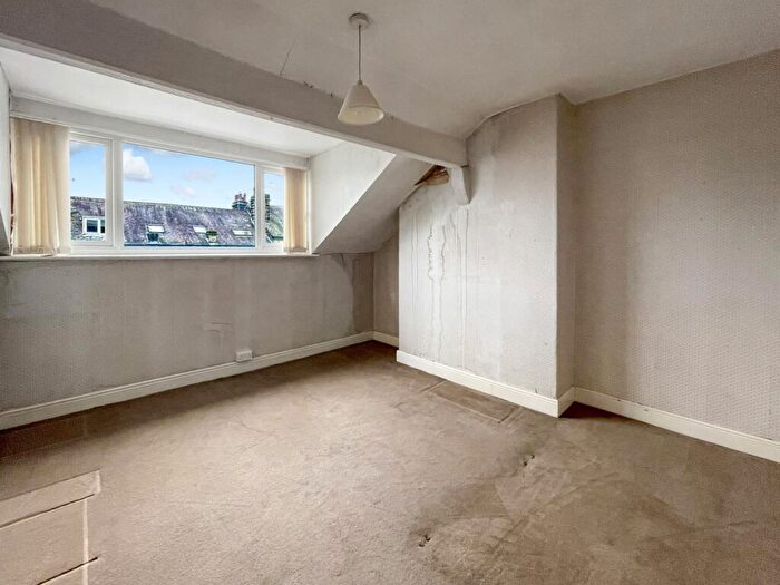 3 Bedroom Terraced House For Sale In Wellington Terrace, Leeds, West Yorkshire, LS13