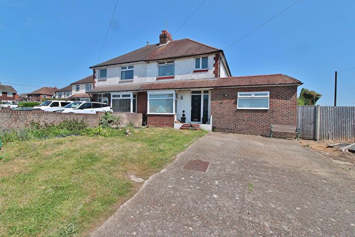 4 Bedroom Semi-detached House For Sale In Aldermoor Road East, Waterlooville, PO7