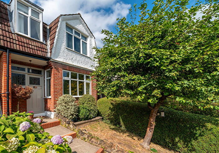 3 Bedroom Semi-Detached House For Sale In Fossil Road, London, SE13