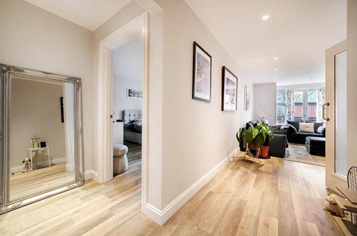 1 Bedroom Apartment For Sale In Hampshire Lakes, Oakleigh Square, Yateley Retirement Property, GU46