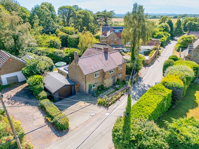 4 Bedroom Detached House For Sale In Warwick Road, Upper Boddington, NN11