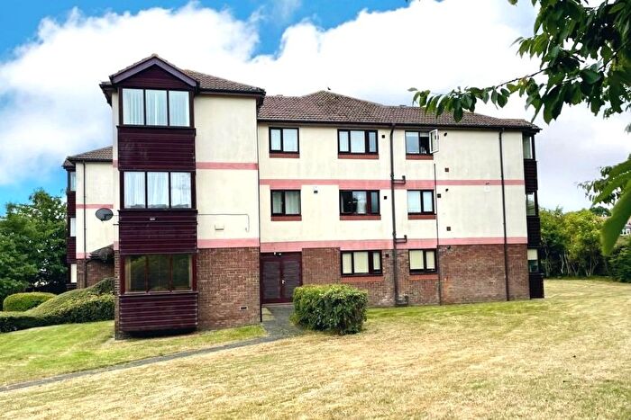 1 Bedroom Flat To Rent In Edgeware Court, Carley Hill, SR5