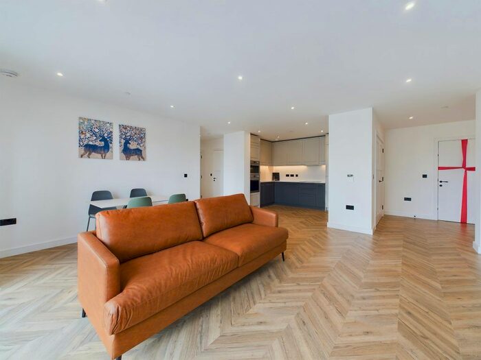 2 Bedroom Flat To Rent In Brook Street, Kingston Upon Thames, London, &# Bed Flat, KT1