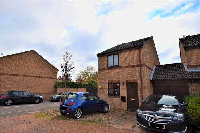 2 Bedroom Property To Rent In Tavistock Close, Northampton NN3