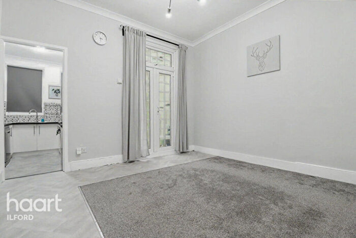 3 Bedroom Terraced House To Rent In Twyford Road, Ilford, IG1
