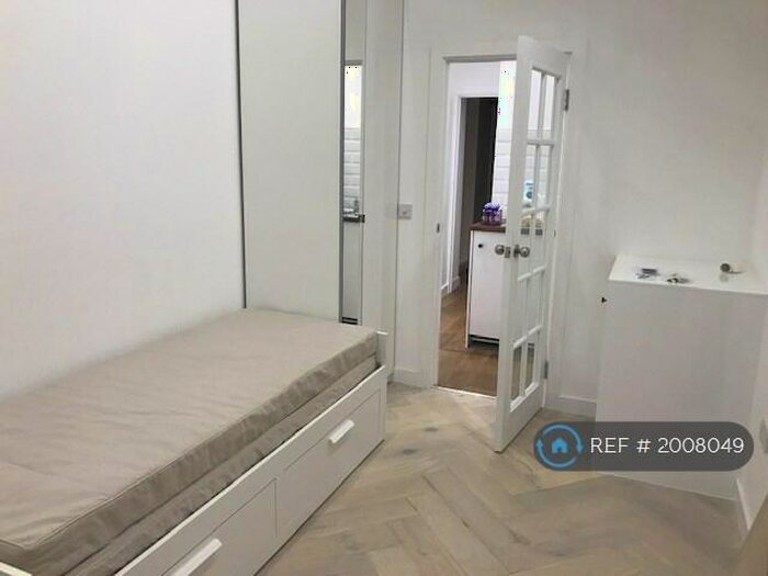 Studio To Rent In Taylor Road, Wallington, SM6