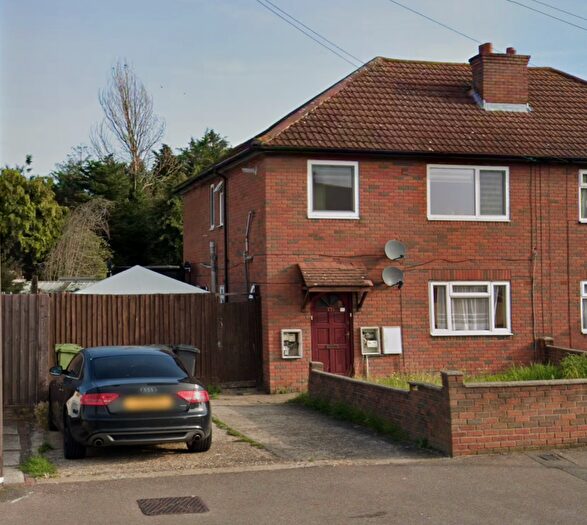 2 Bedroom Flat To Rent In Dagenham Road, Dagenham, RM10