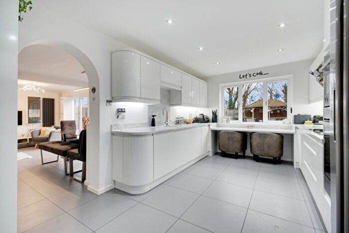 4 Bedroom Detached House For Sale In Martingale Drive, Springfield, Chelmsford, CM1
