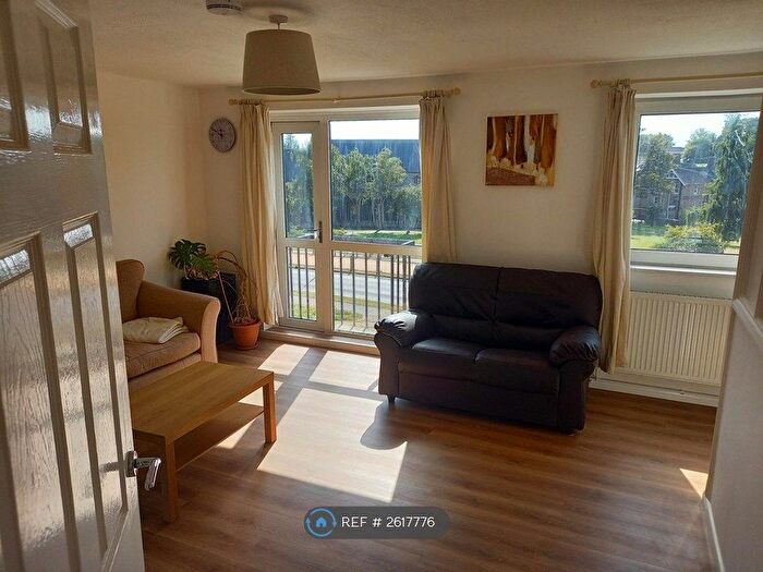 3 Bedroom Flat To Rent In Rowley Drive, Newmarket, CB8