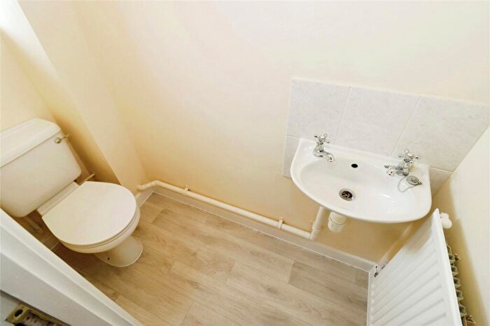 3 Bedroom Terraced House For Sale In Elizabeth Way, Mangotsfield, Bristol, BS16