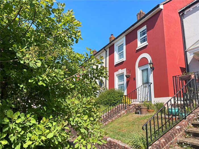 3 Bedroom Terraced House For Sale In Poplar Way, Midhurst, West Sussex, GU29