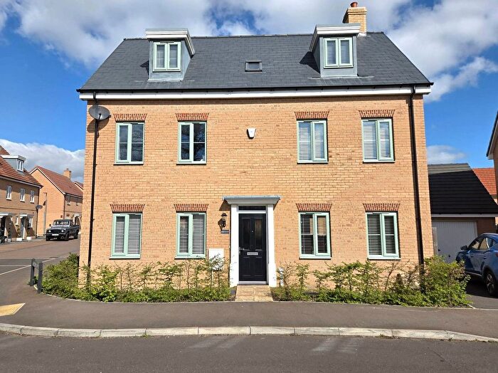 5 Bedroom Detached House For Sale In Hutchinson Rise, Potton, SG19